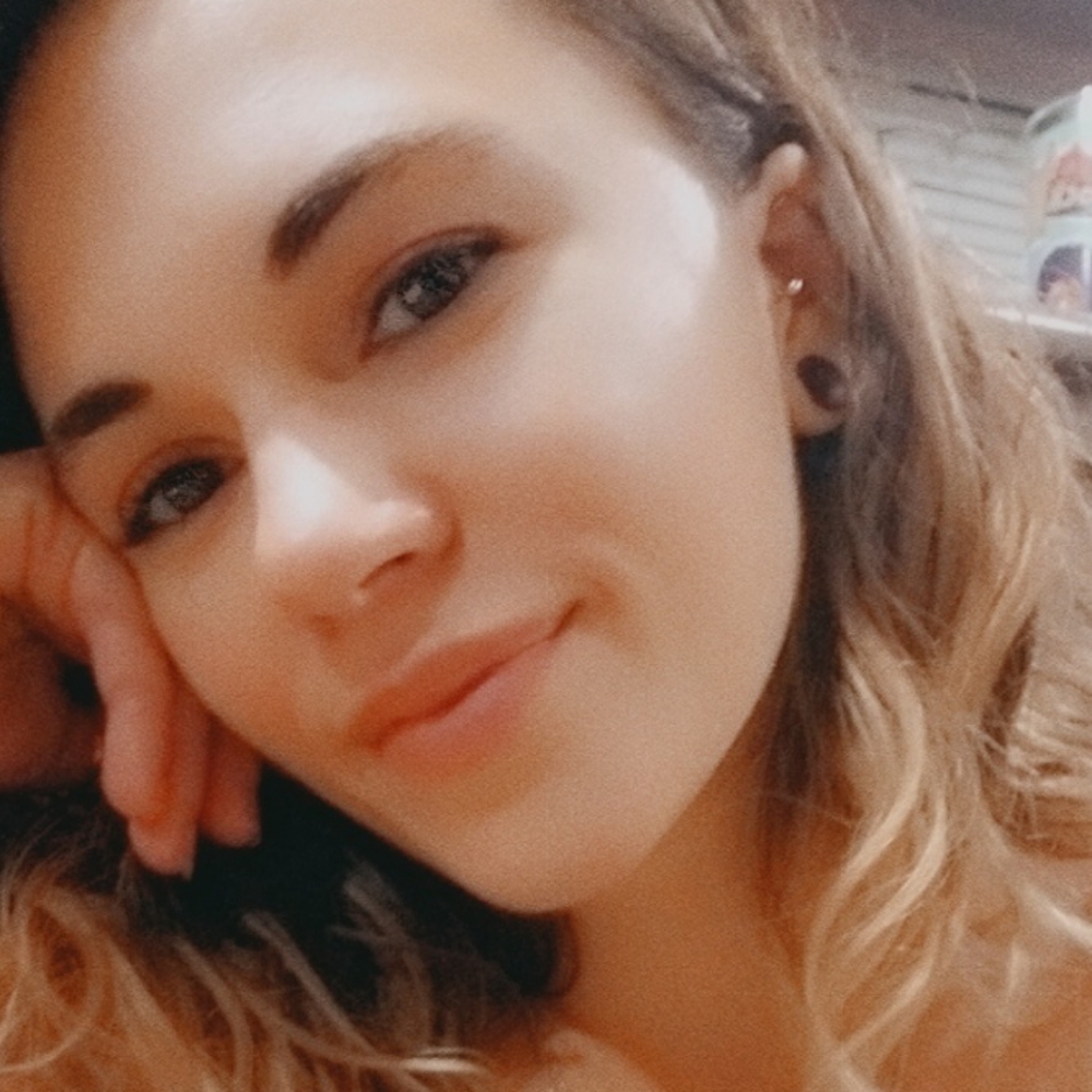 Meet your Posher, Holly